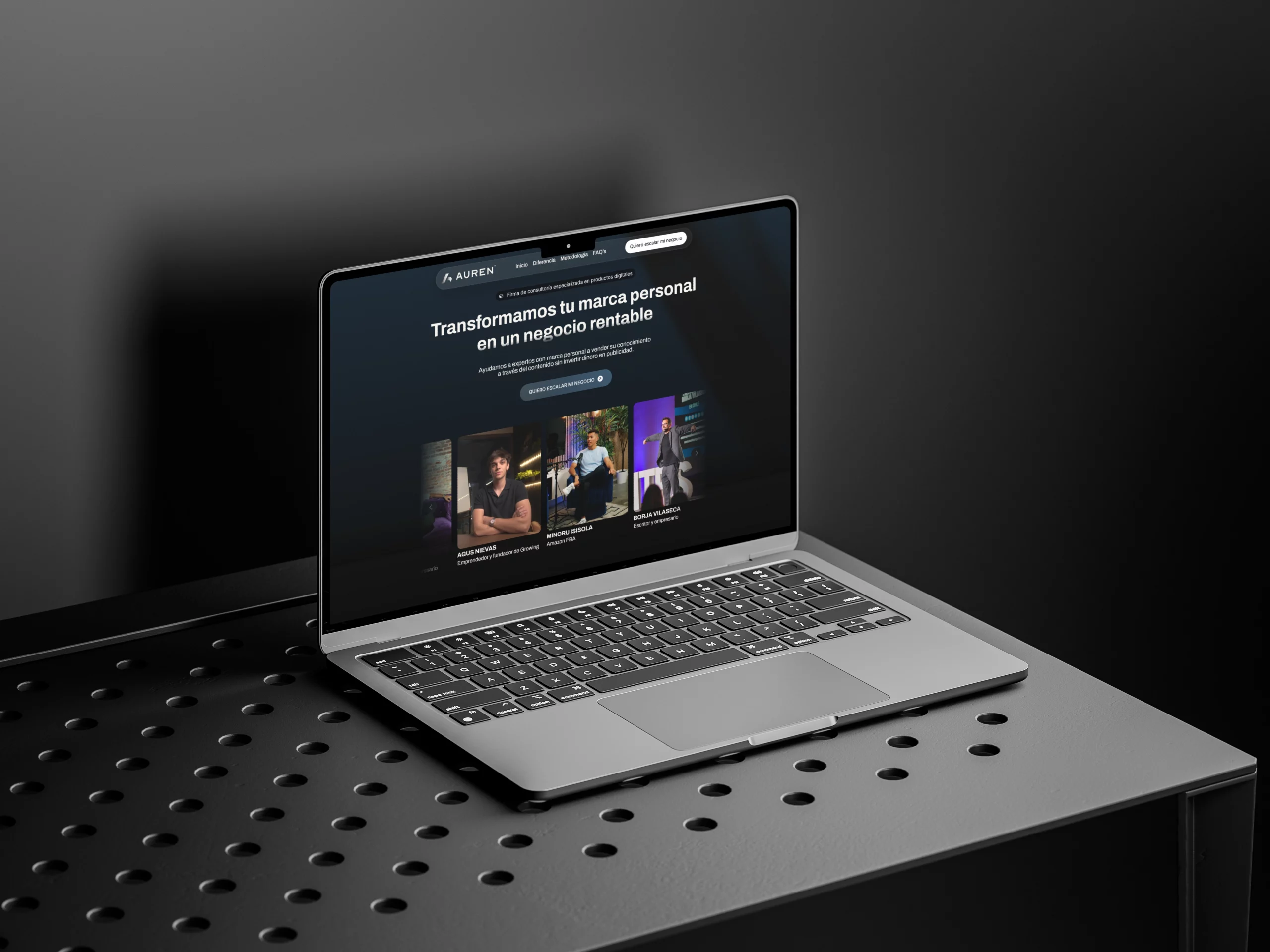 Diseño web corporativo para Auren en MacBook Pro