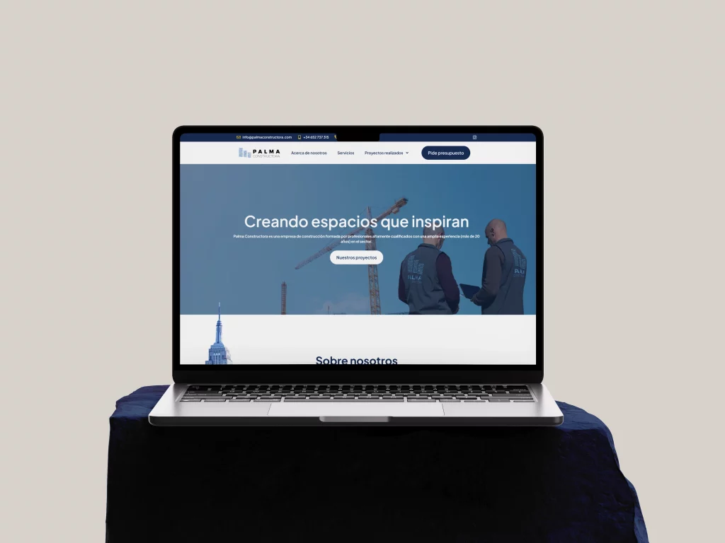 Diseño web corporativo para Palma Constructora en MacBook Pro